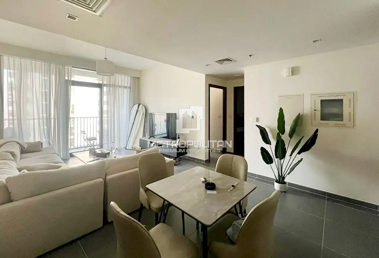 Big Layout | High Floor | Creek View | Unfurnished