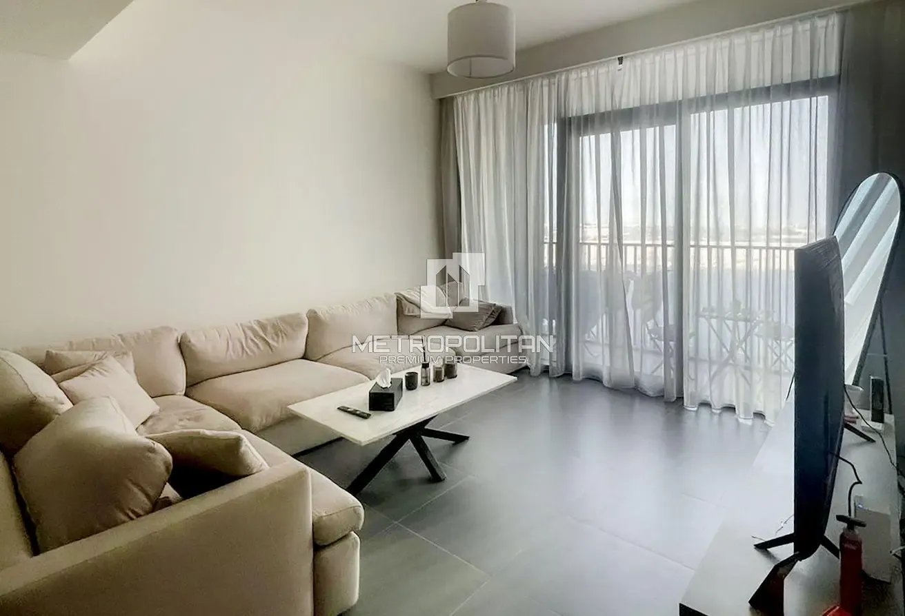 Big Layout | High Floor | Creek View | Unfurnished