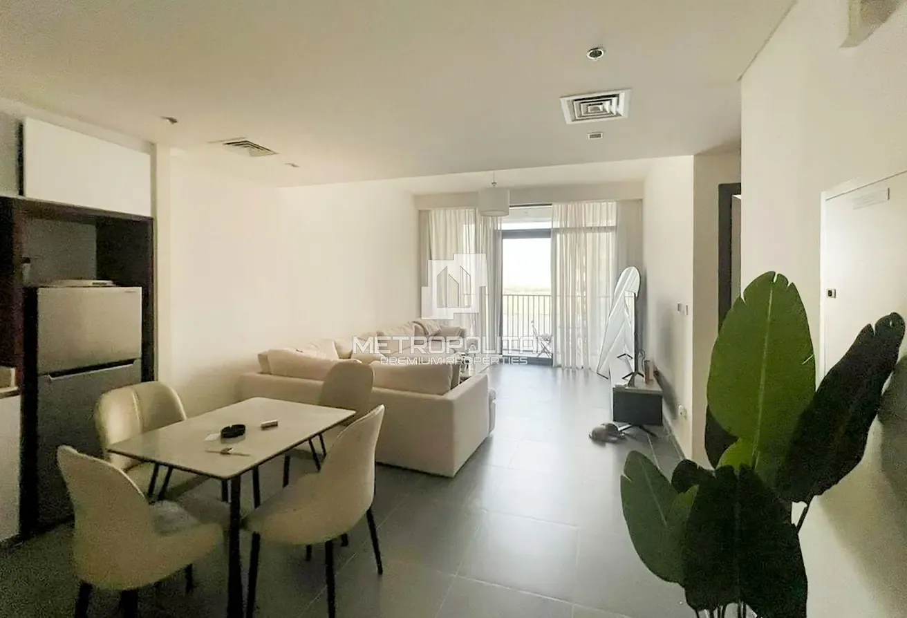 Big Layout | High Floor | Creek View | Unfurnished