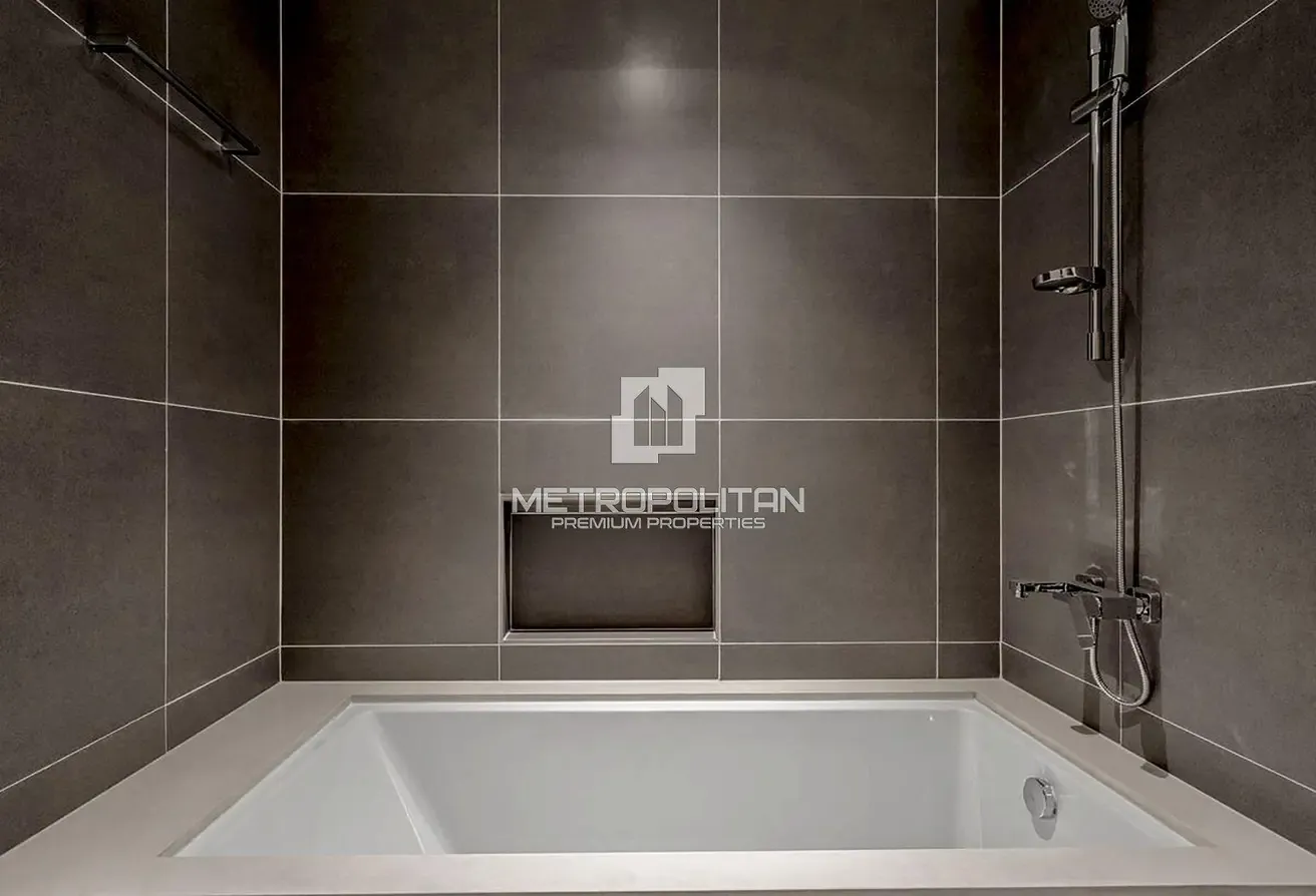 Big Layout | High Floor | Creek View | Unfurnished