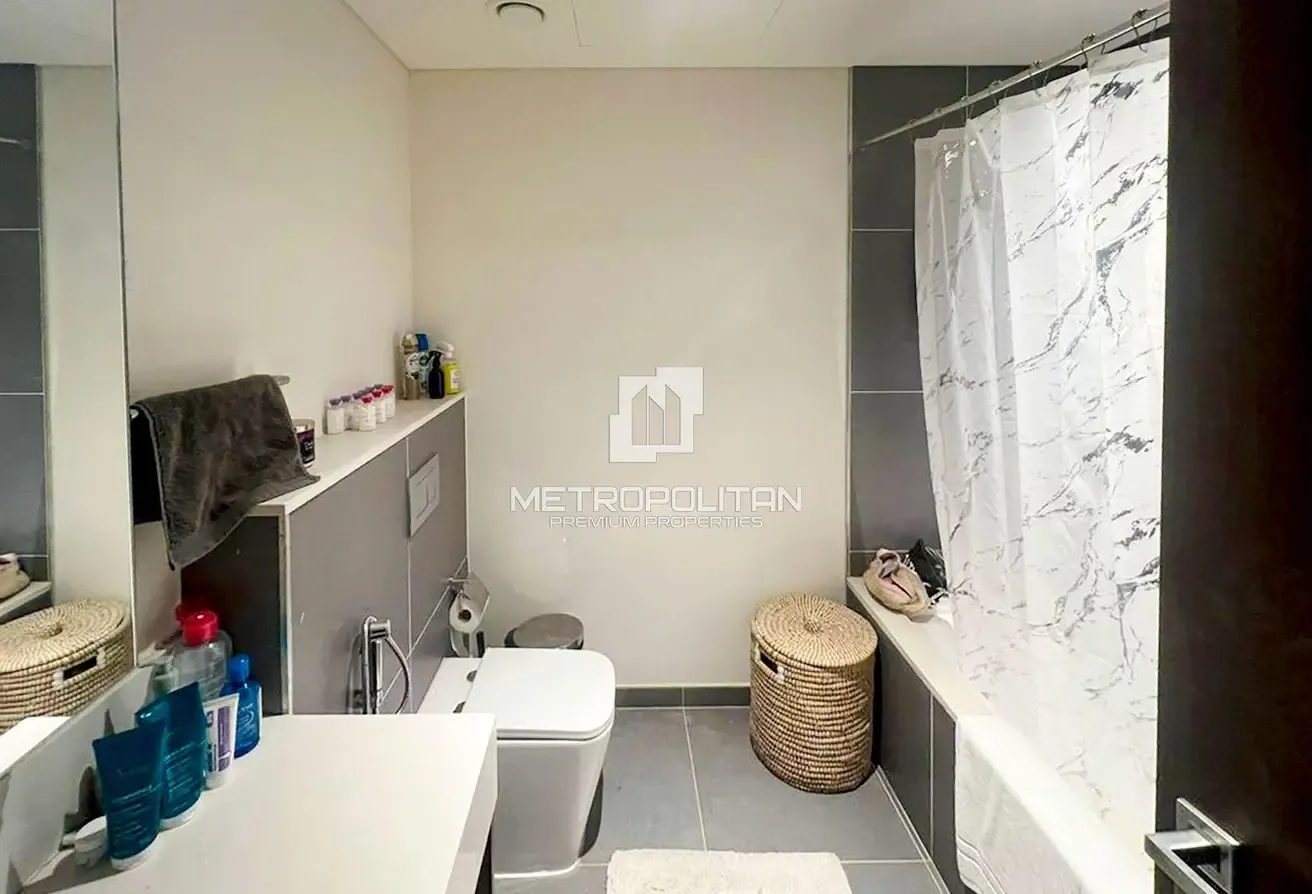 Big Layout | High Floor | Creek View | Unfurnished