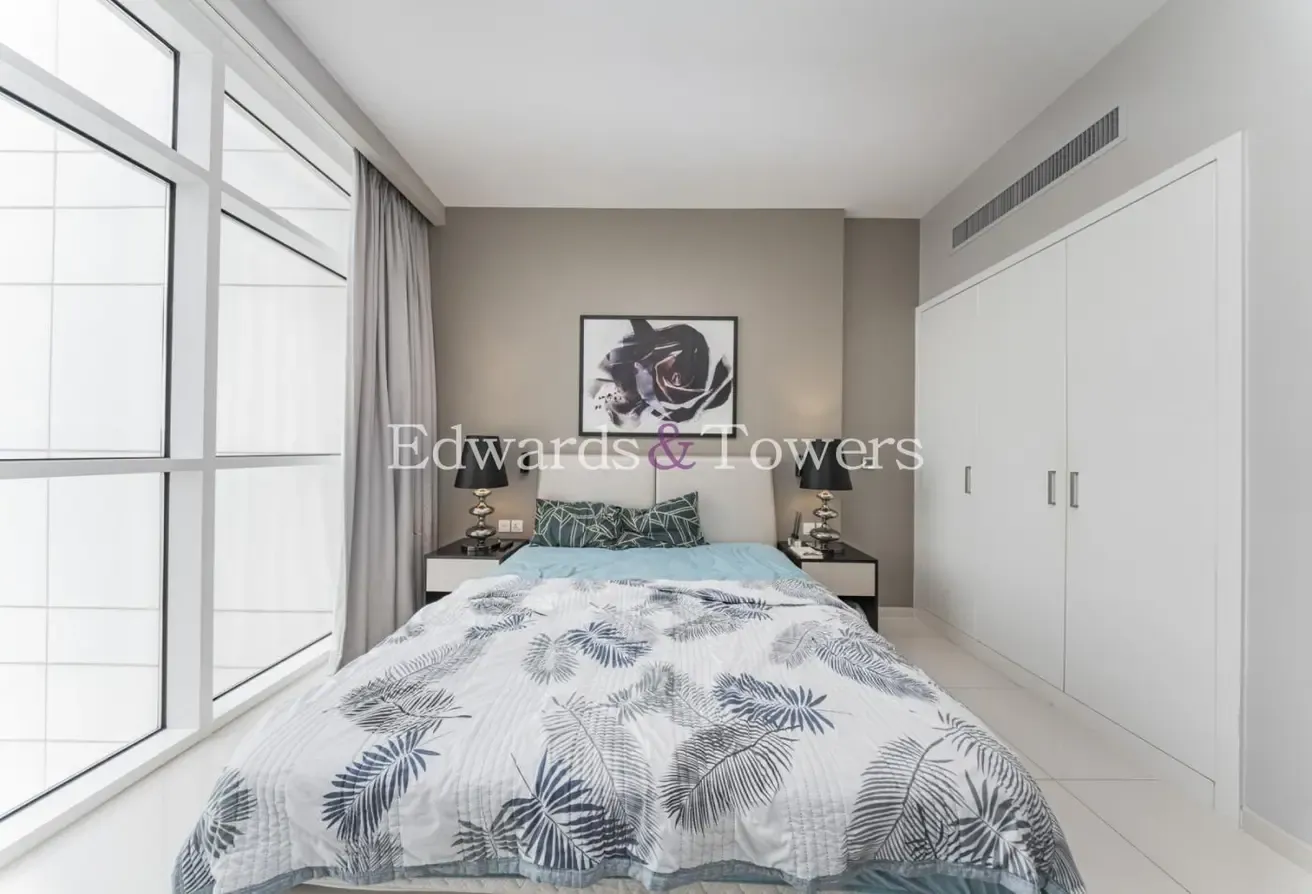 Golf Views| Modern | Investors deal