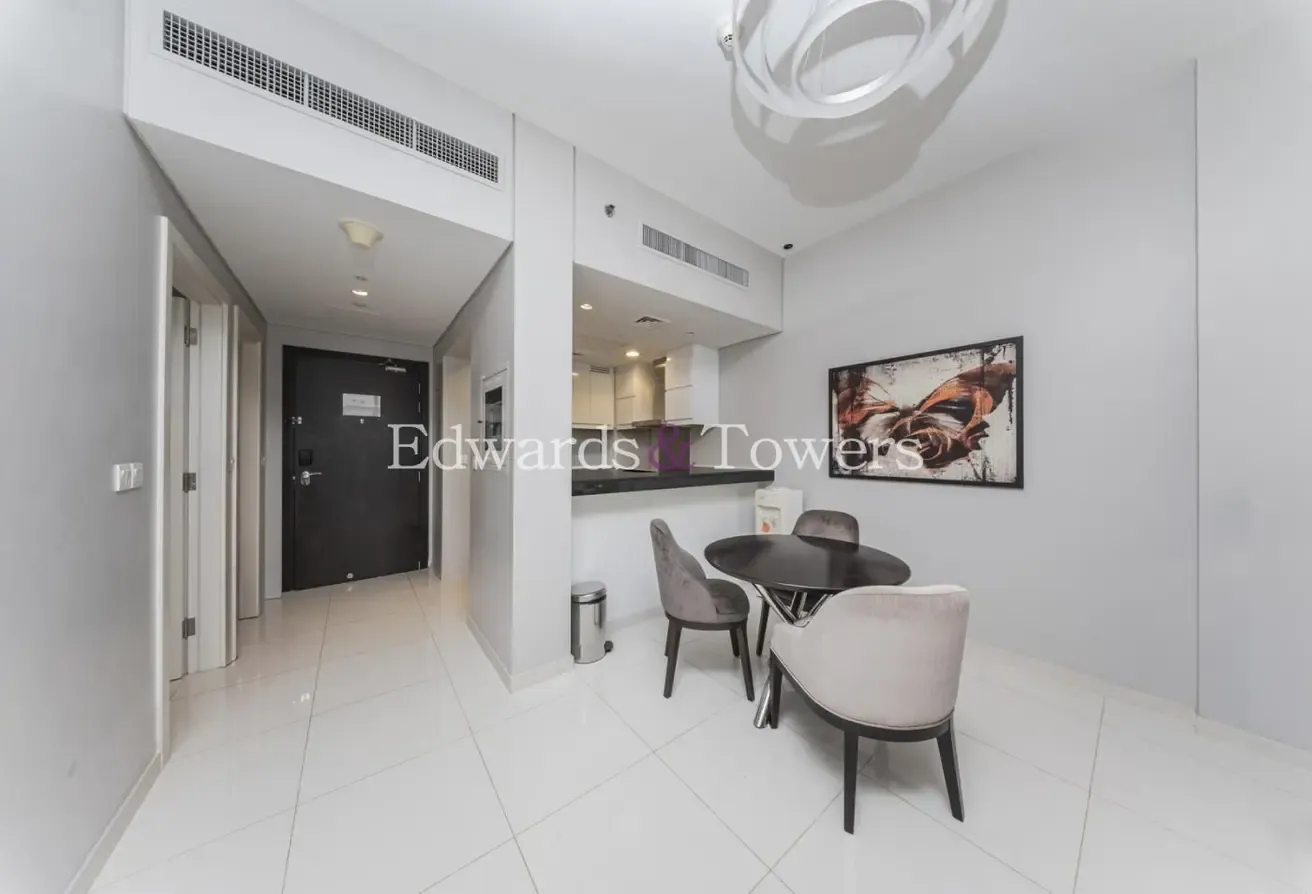 Golf Views| Modern | Investors deal