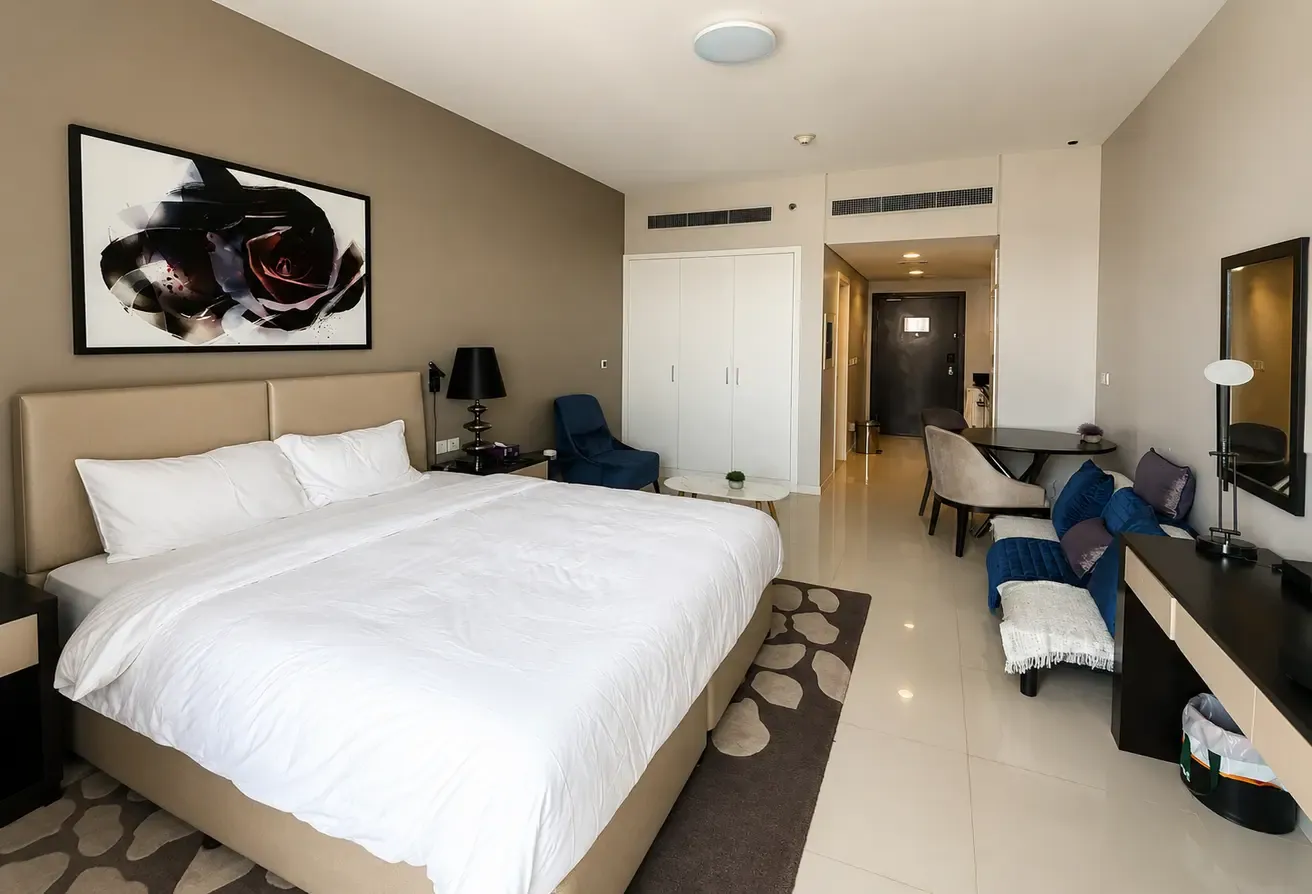 High Floor | Golf Course View | Vacant on Transfer