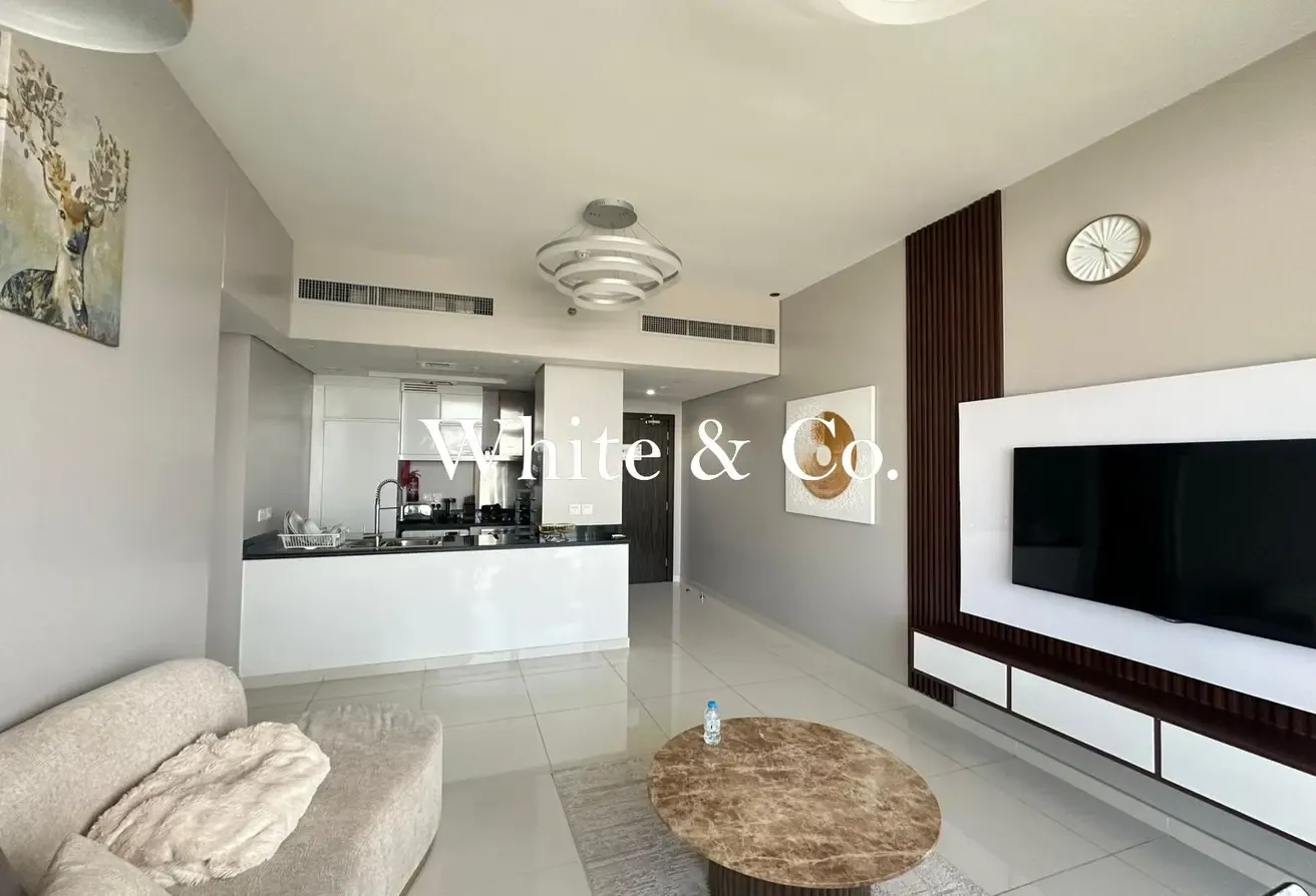 Upgraded | Vacant 1BR | Fully Furnished