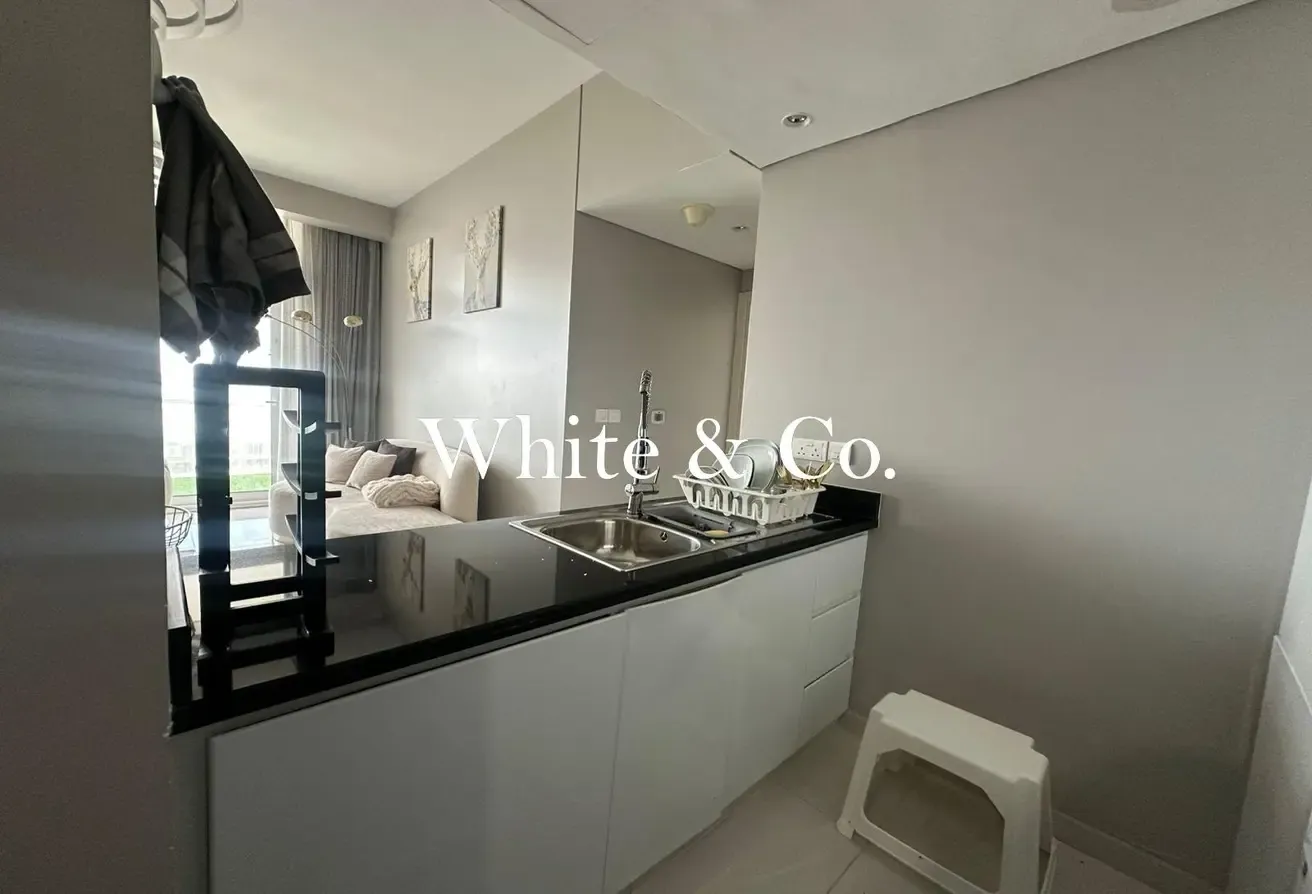 Upgraded | Vacant 1BR | Fully Furnished