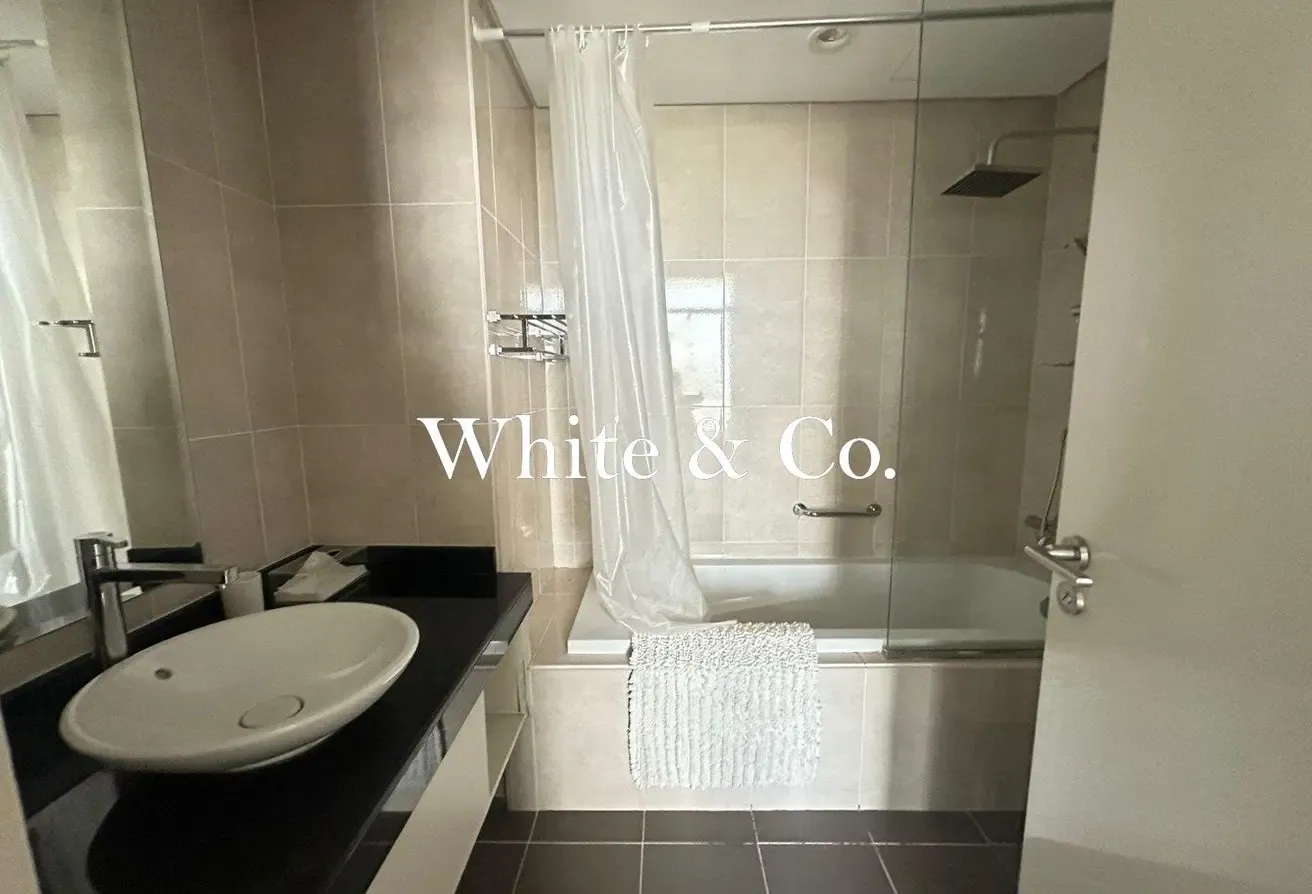 Upgraded | Vacant 1BR | Fully Furnished