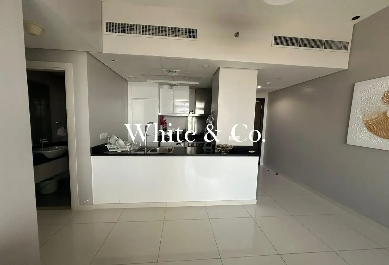 Upgraded | Vacant 1BR | Fully Furnished