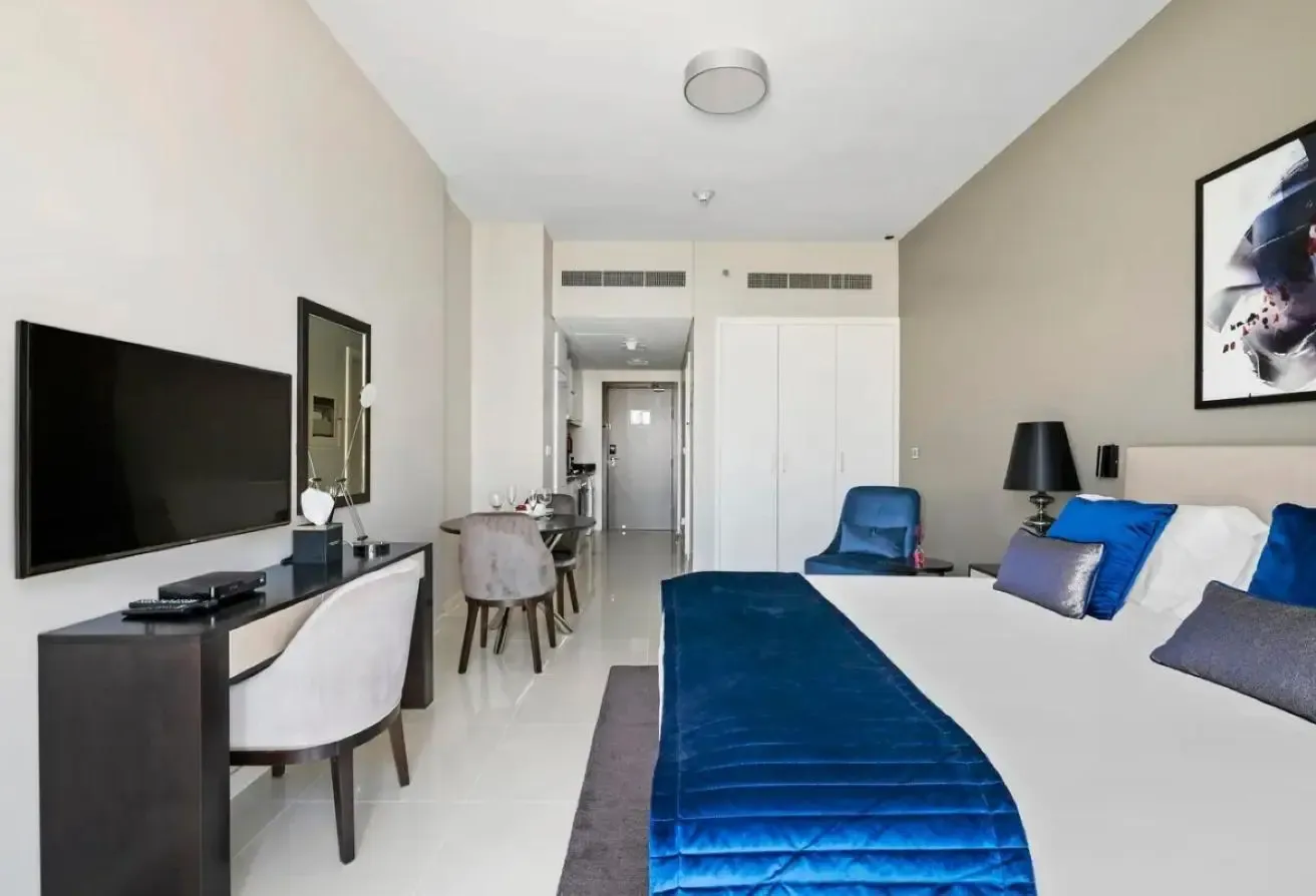 Tastefully Furnished | Golf Course View | Tenanted