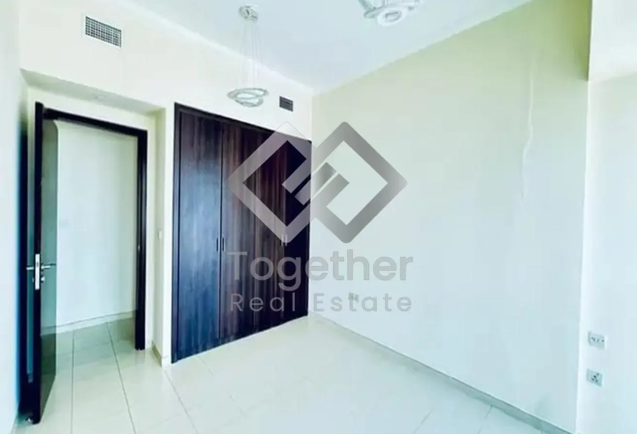 Community View | Spacious Unit| Bright
