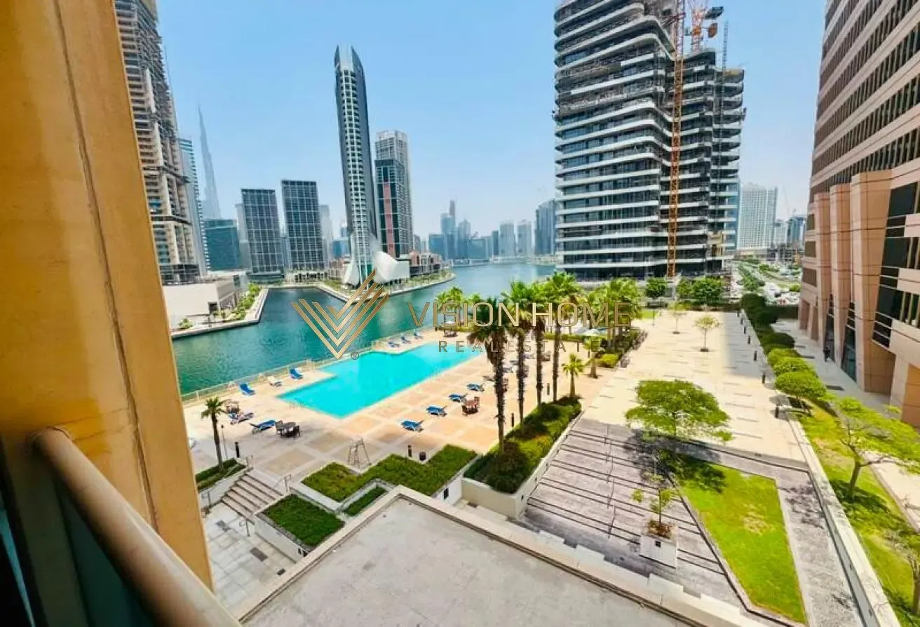 Vacant | Burj Khalifa and Pool View | Spacious