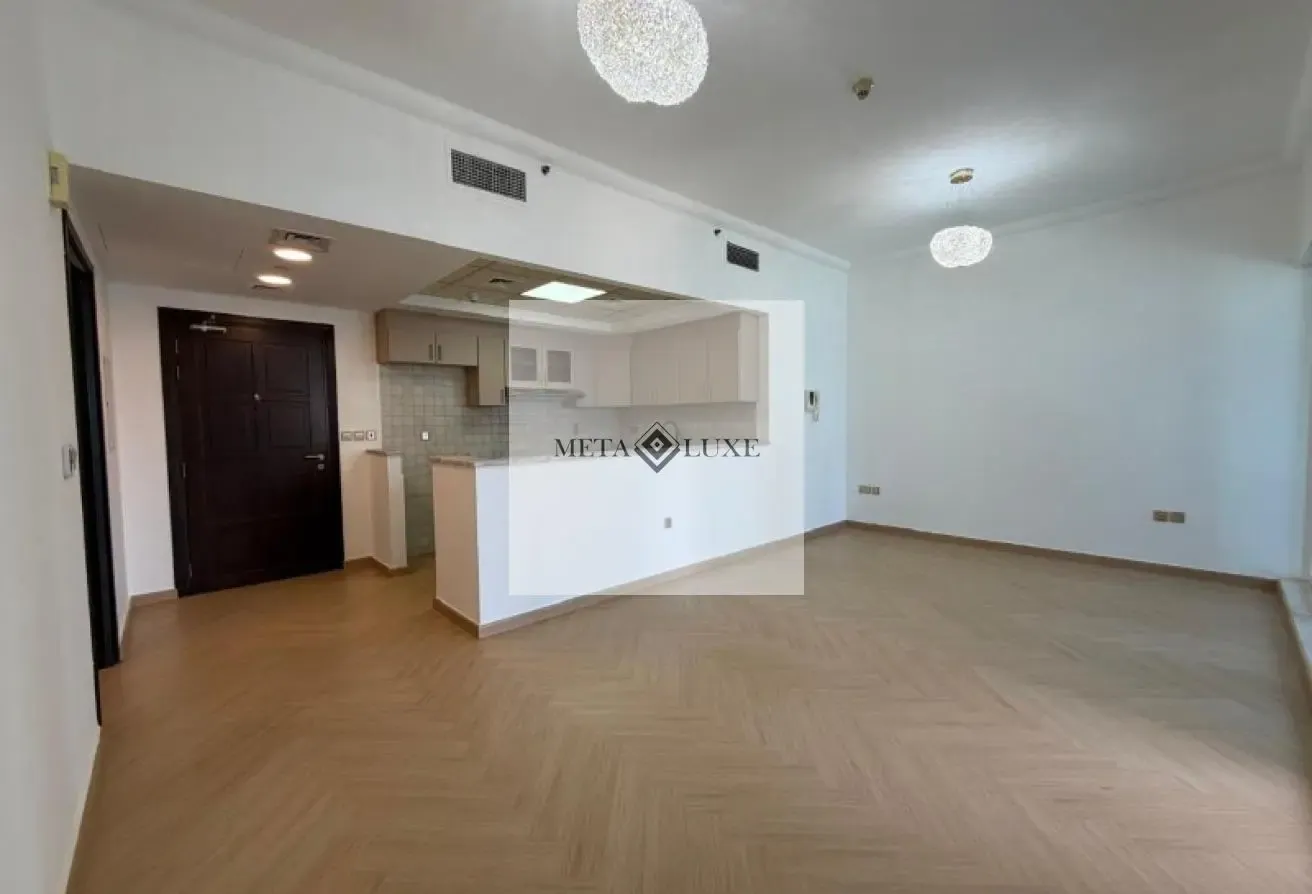Upgraded, Canal View, Low Floor, Vacant
