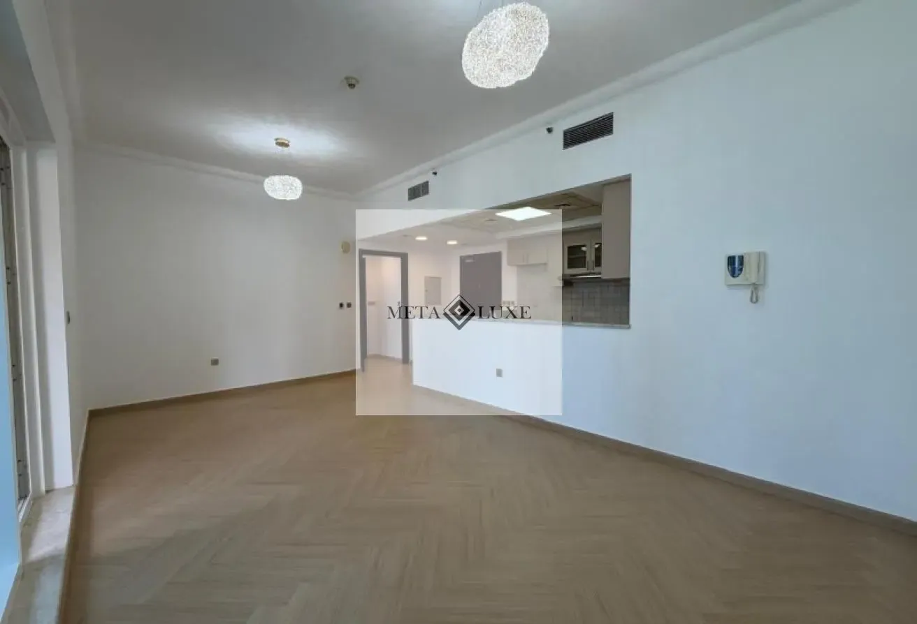 Upgraded, Canal View, Low Floor, Vacant