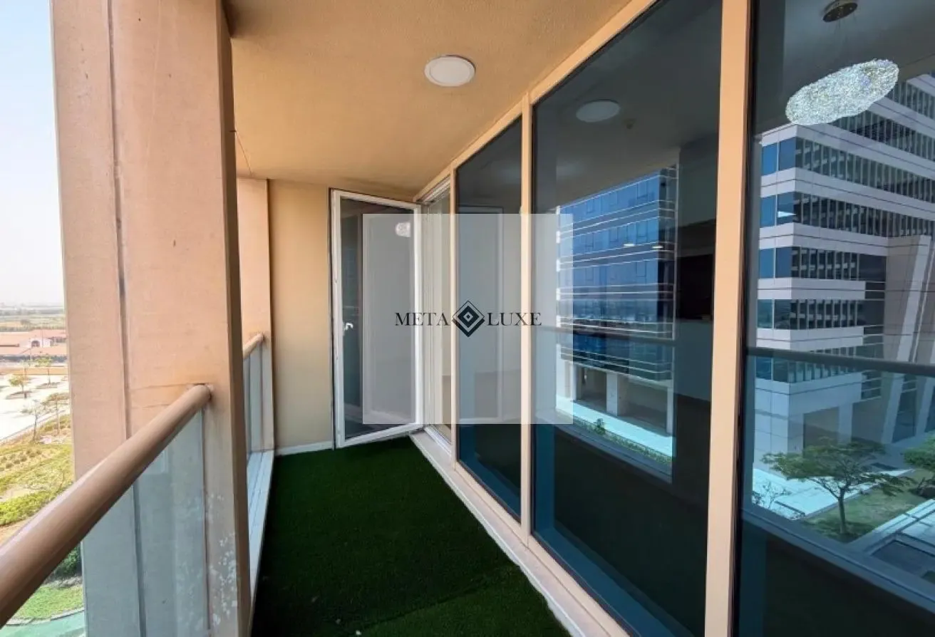 Upgraded, Canal View, Low Floor, Vacant
