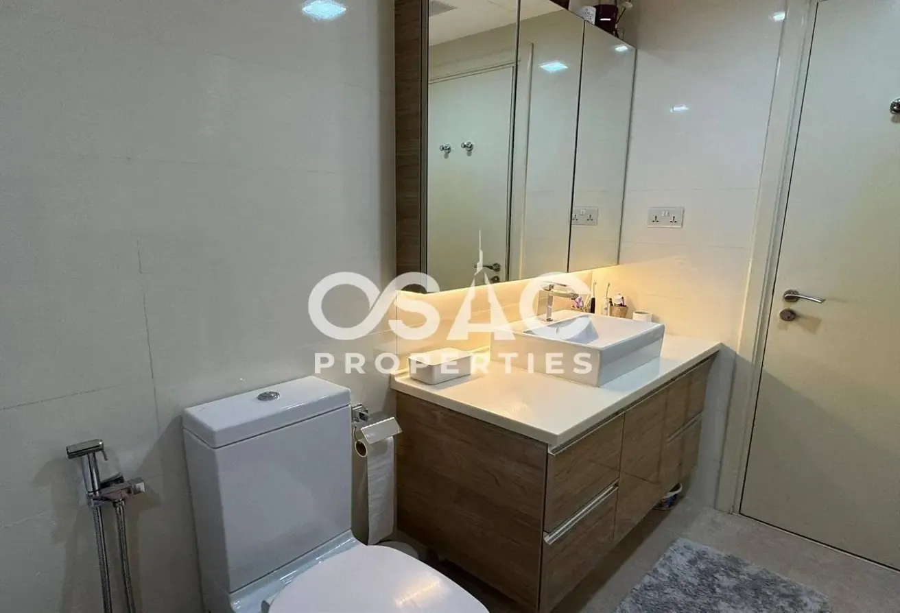 Fully Furnished | High Floor | Canal View