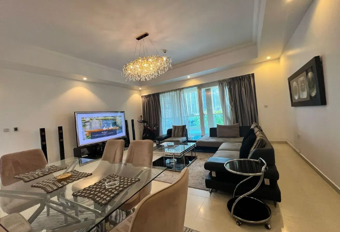 Canal view | Near metro | Spacious 1 bed