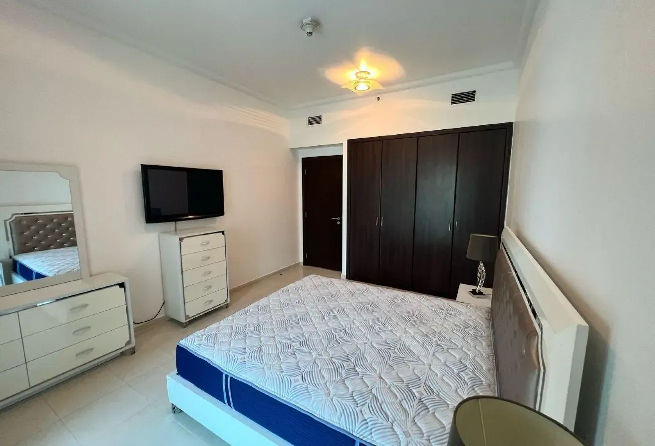 Canal view | Near metro | Spacious 1 bed