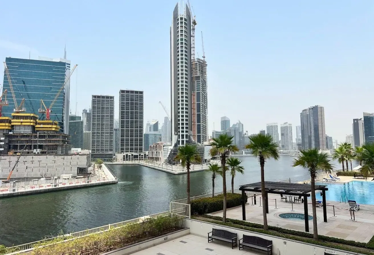 Canal view | Near metro | Spacious 1 bed