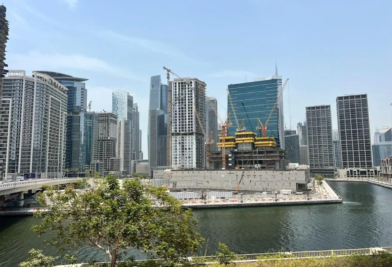 Canal view | Near metro | Spacious 1 bed