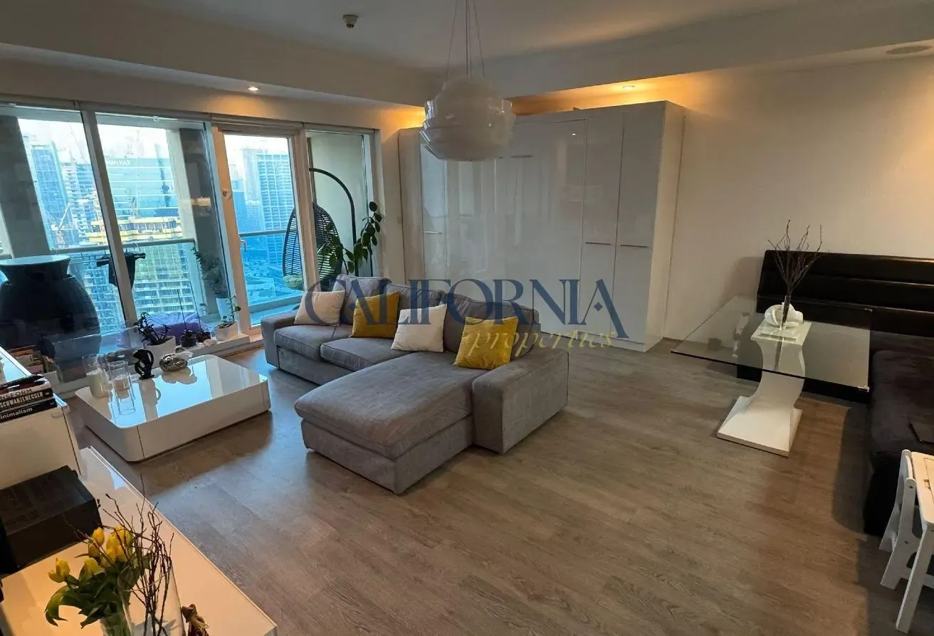 Fully Furnished | High Floor | Canal View