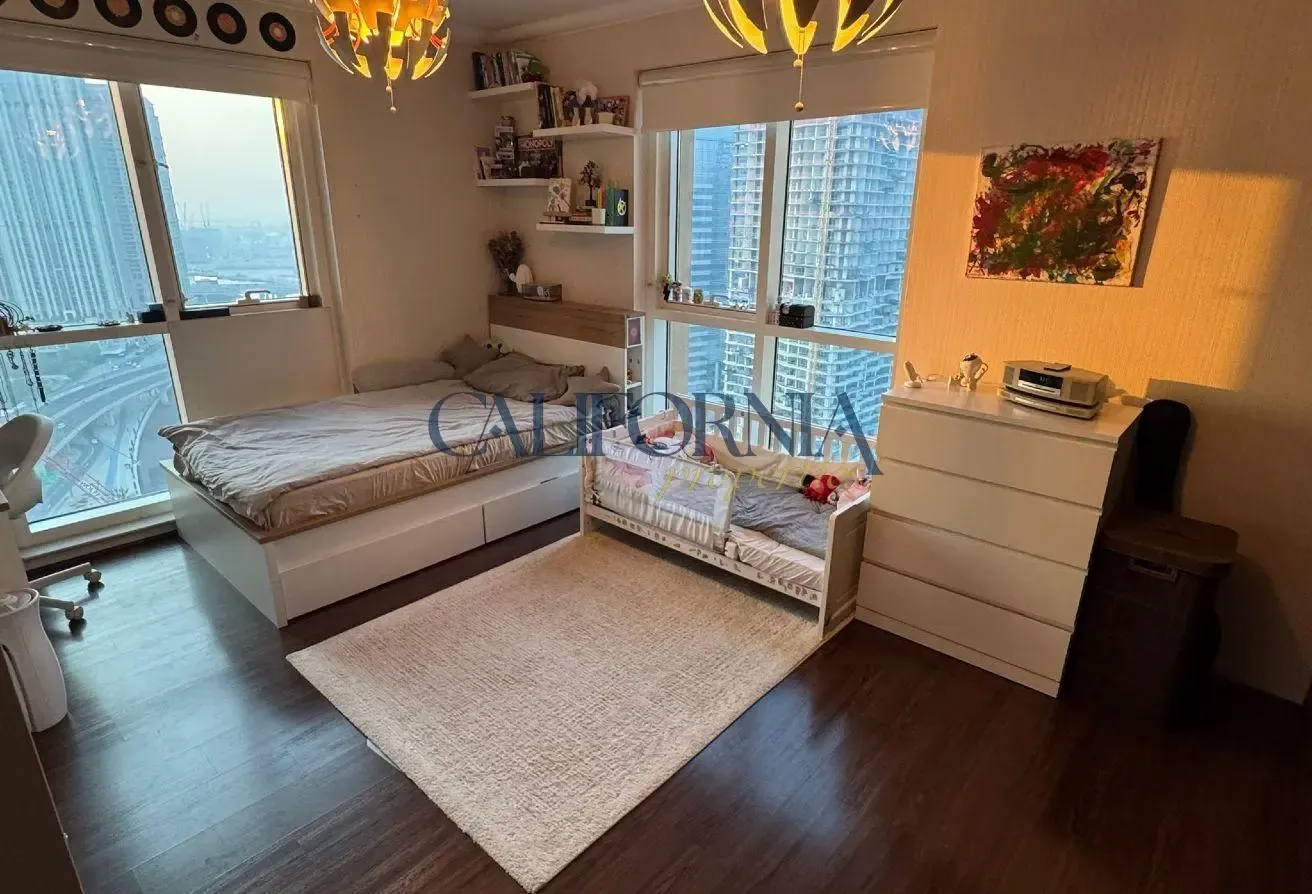 Fully Furnished | High Floor | Canal View