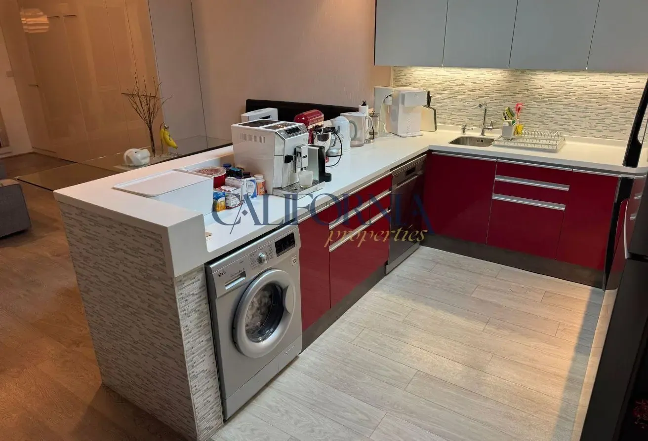 Fully Furnished | High Floor | Canal View