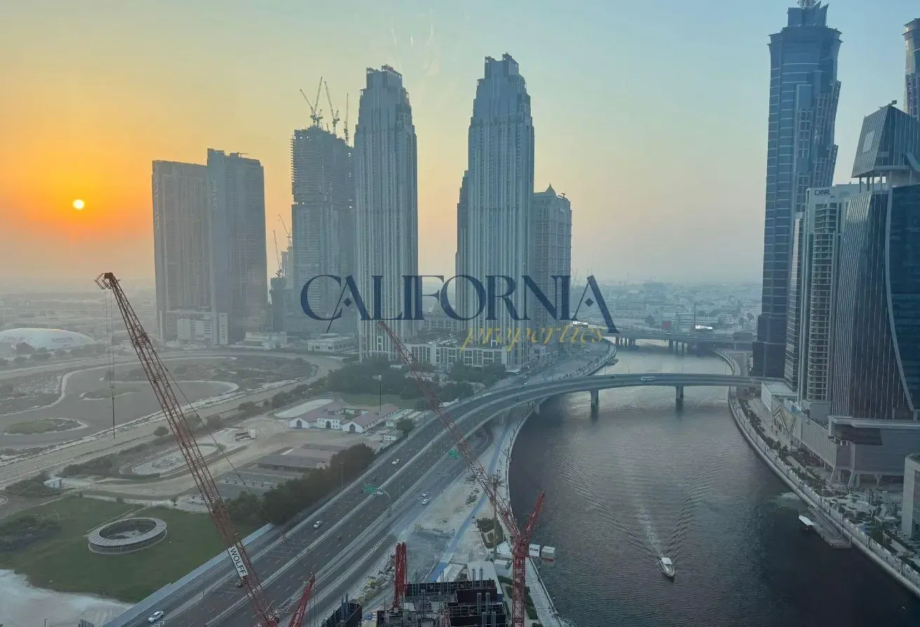 Fully Furnished | High Floor | Canal View