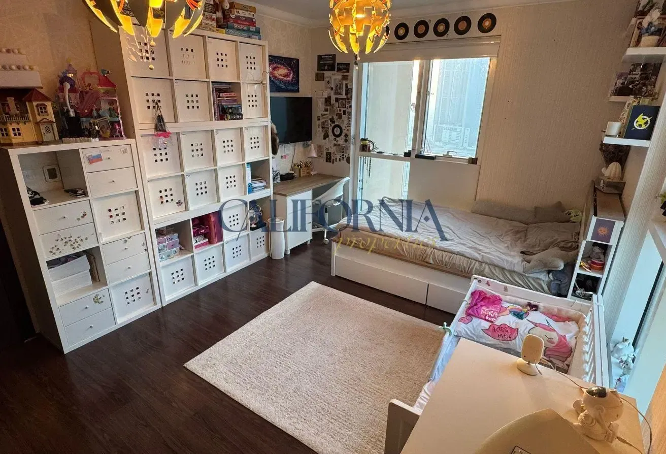 Fully Furnished | High Floor | Canal View
