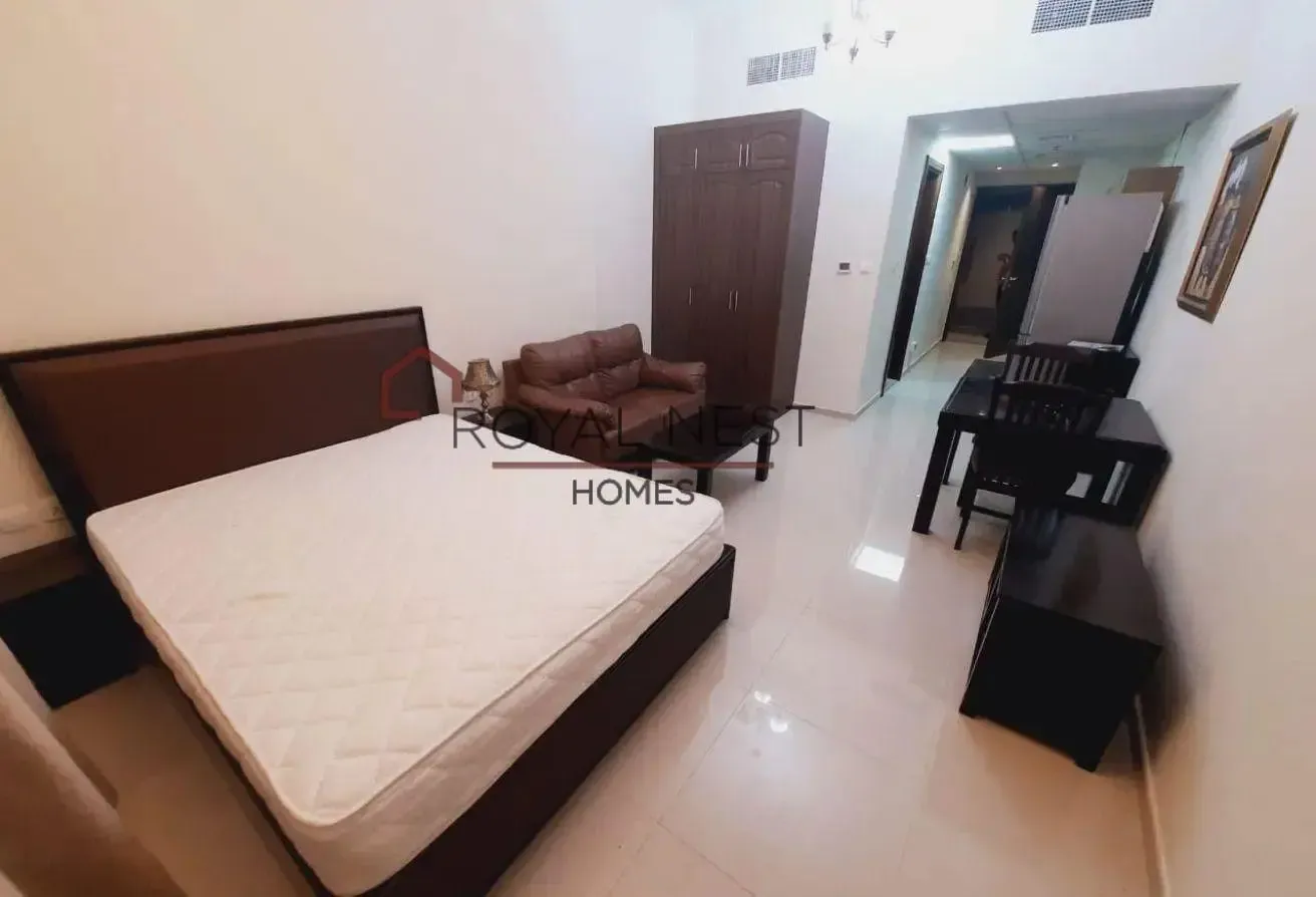 Fully Furnished | Huge Layout | Vacant
