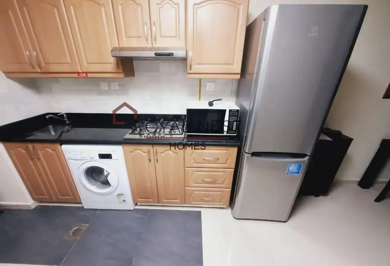 Fully Furnished | Huge Layout | Vacant
