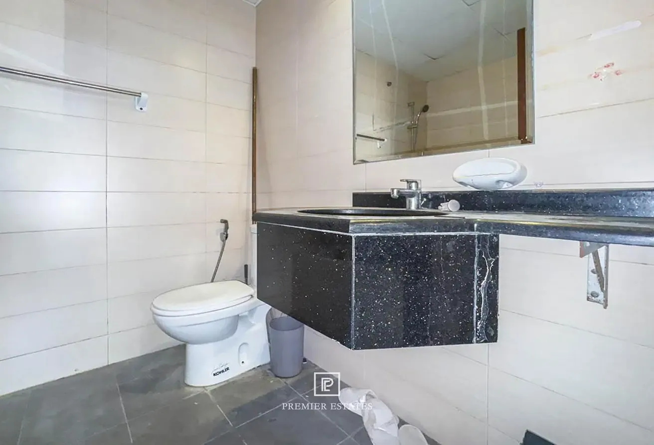 Vacant | Golf Course & Pool View | Prime Location