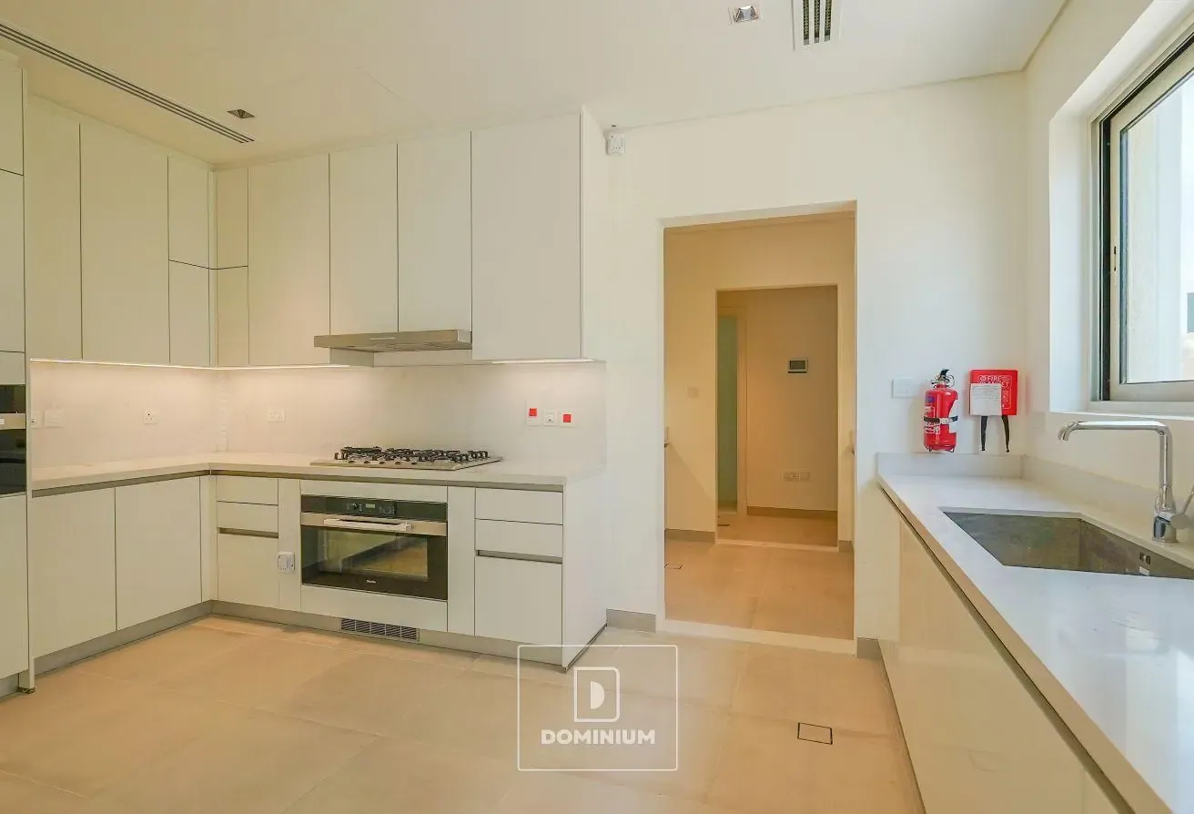 MEDITERRANEAN | SINGLE ROW | VASTU | MOTIVATED
