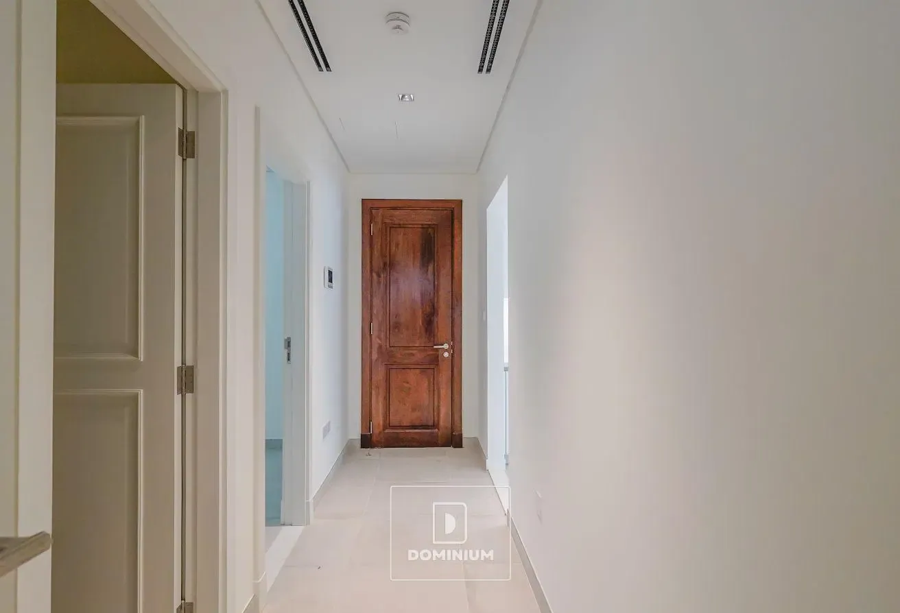 MEDITERRANEAN | SINGLE ROW | VASTU | MOTIVATED