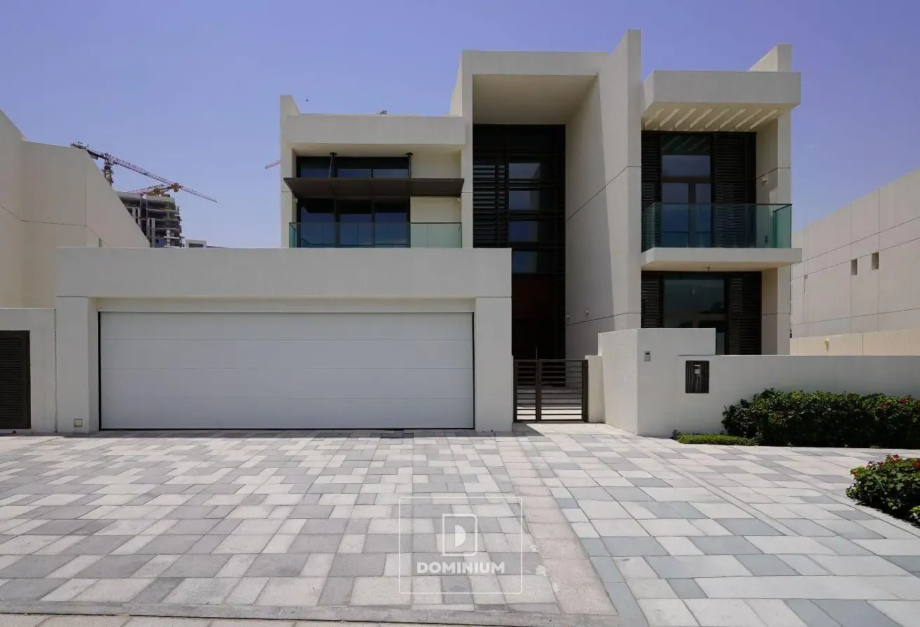5BR CONTEMPORARY | SINGLE ROW | VASTU