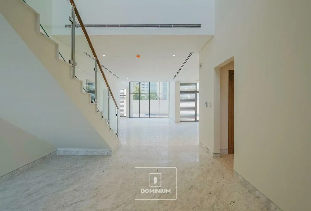 5BR CONTEMPORARY | SINGLE ROW | VASTU