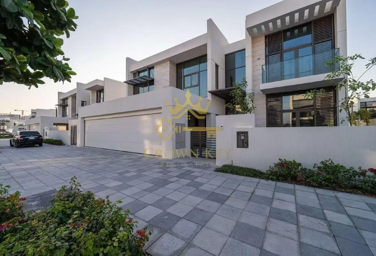 5BR Villa | Pool & Burj Views | District One P3