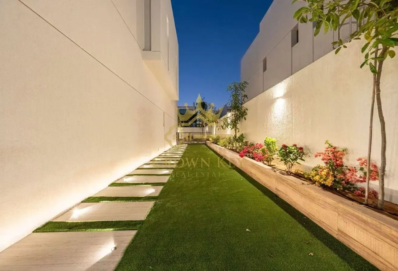 5BR Villa | Pool & Burj Views | District One P3