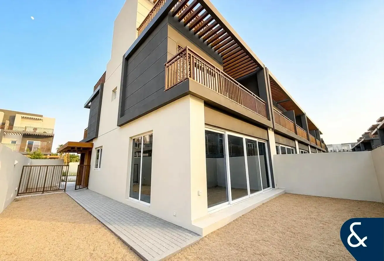 4 BR Townhouse | Brand New | Single Row