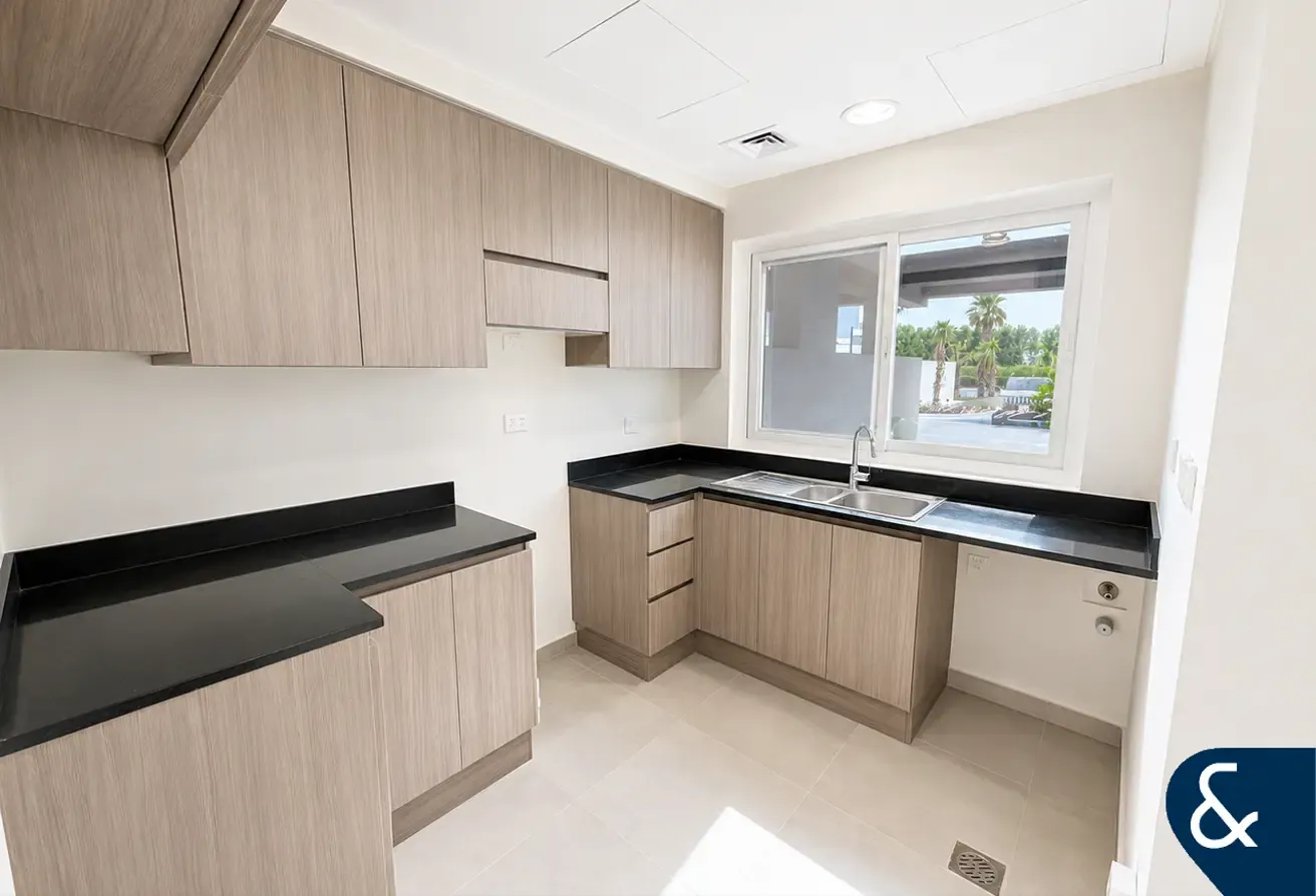 4 BR Townhouse | Brand New | Single Row