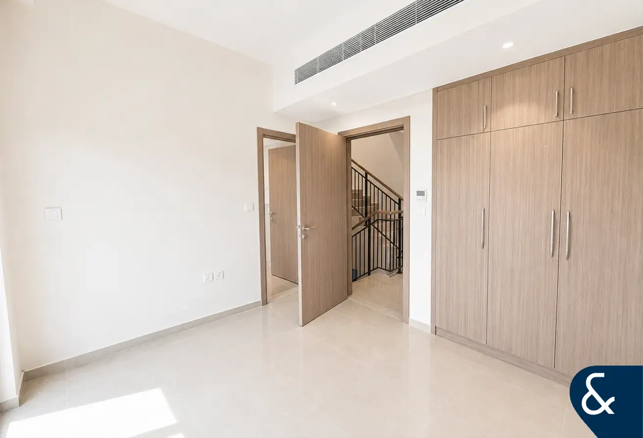 4 BR Townhouse | Brand New | Single Row