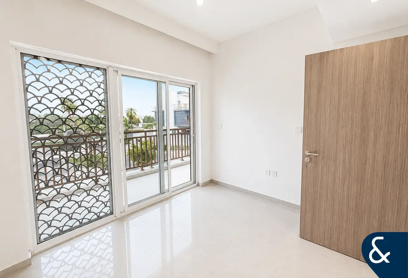4 BR Townhouse | Brand New | Single Row