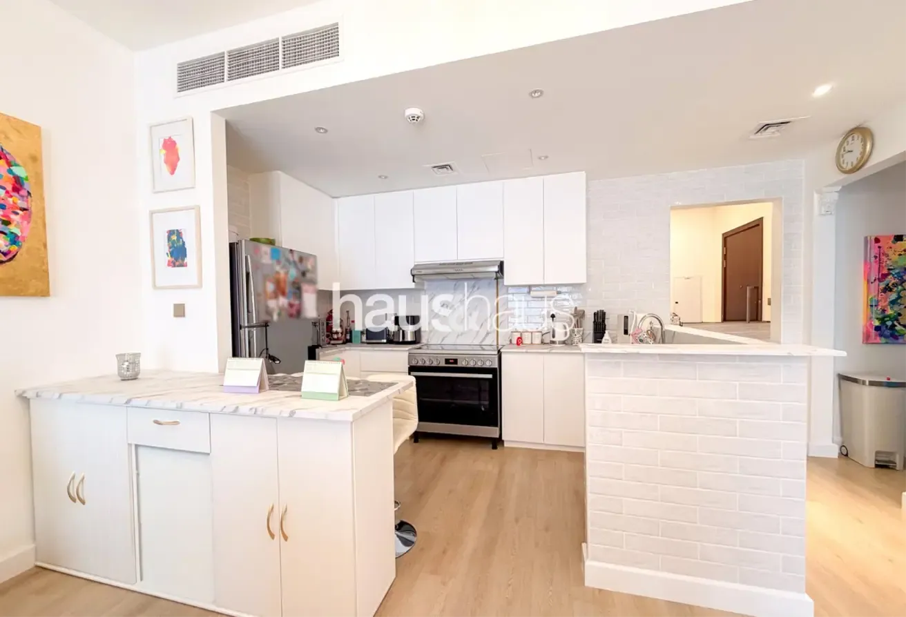 Single Row | Corner Plot | Great Location