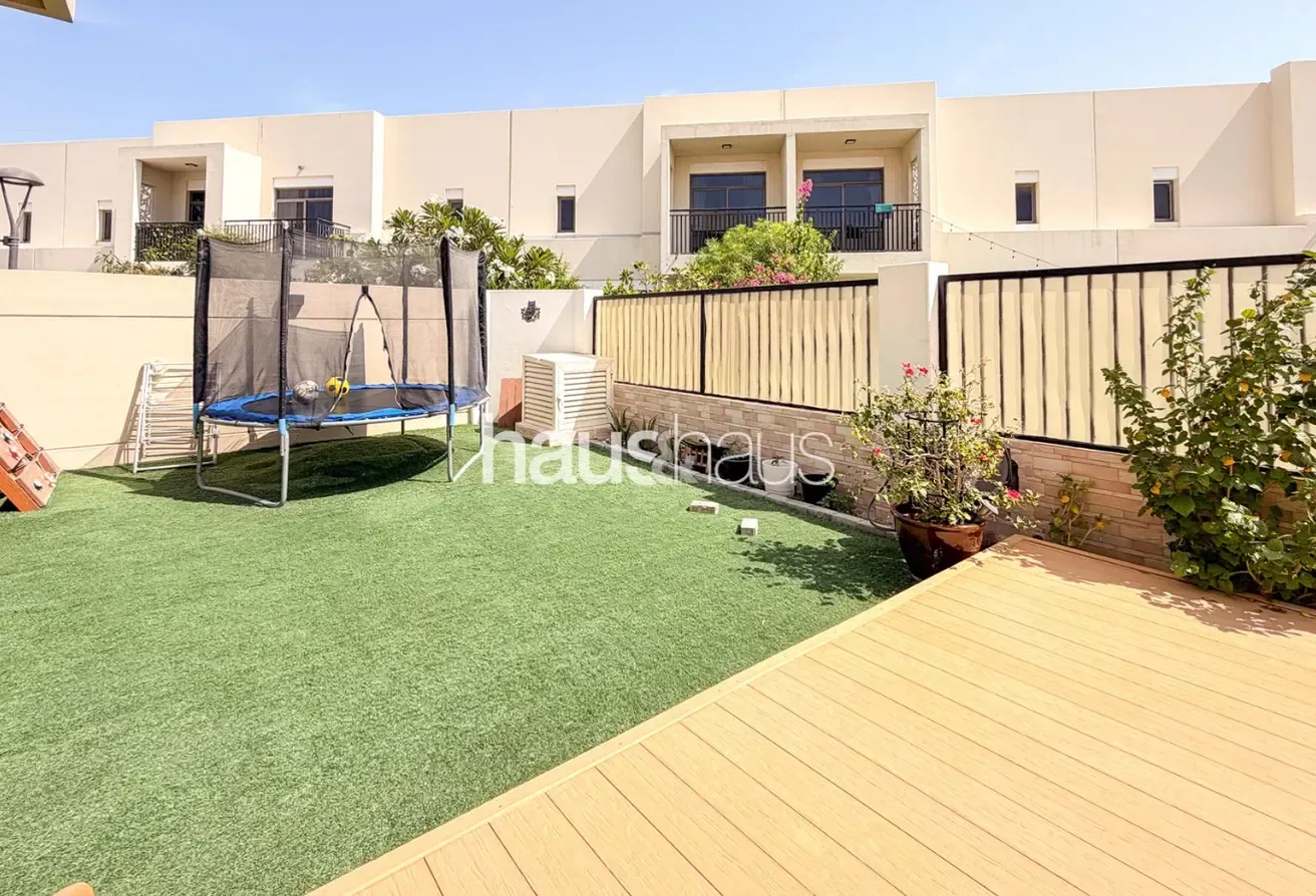 Single Row | Corner Plot | Great Location