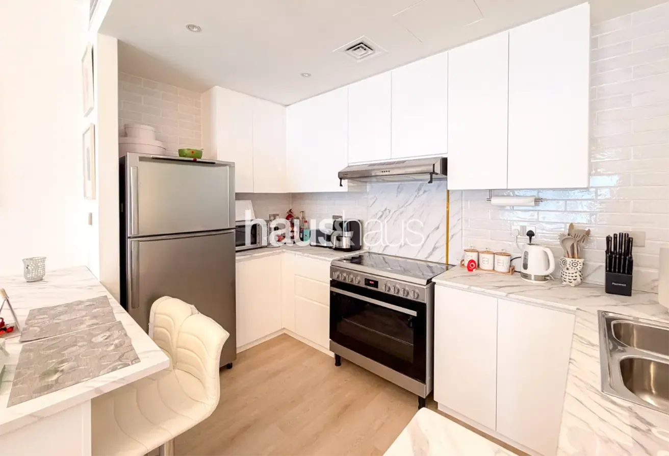 Single Row | Corner Plot | Great Location