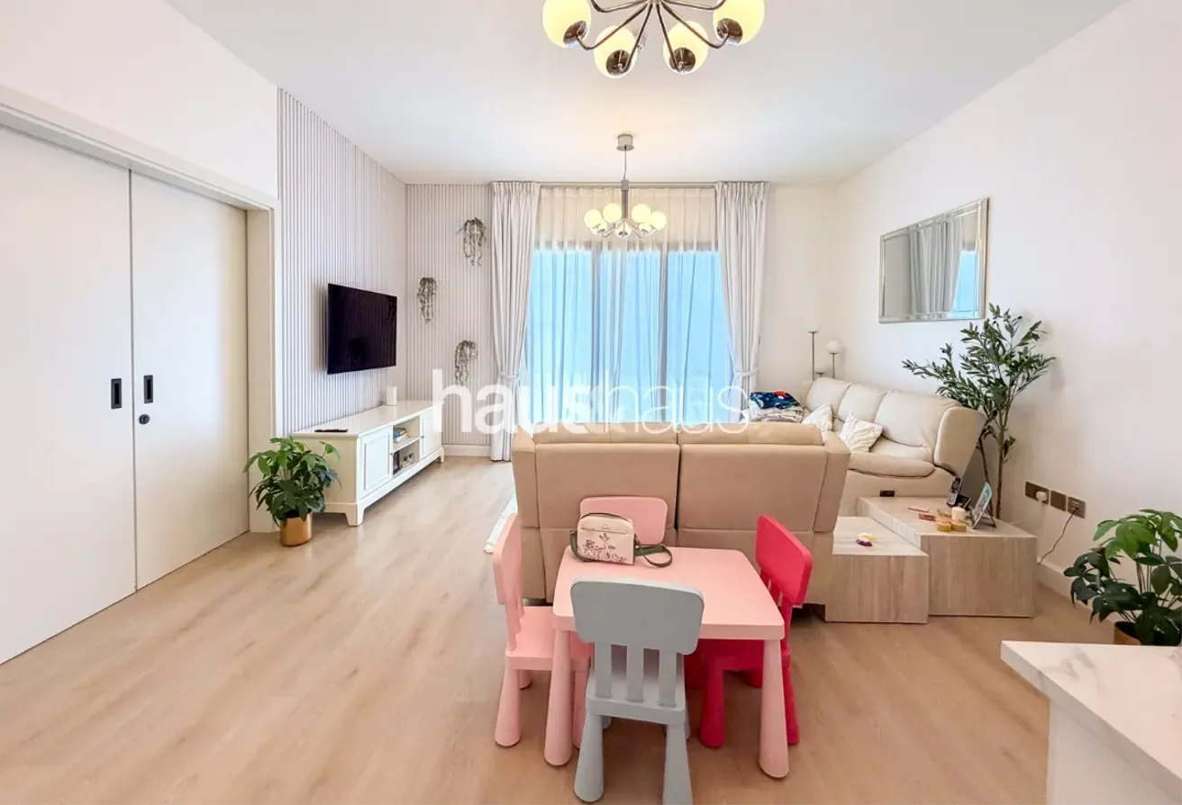 Single Row | Corner Plot | Great Location