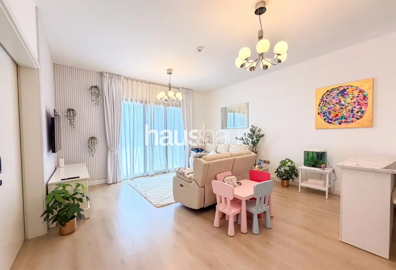 Single Row | Corner Plot | Great Location