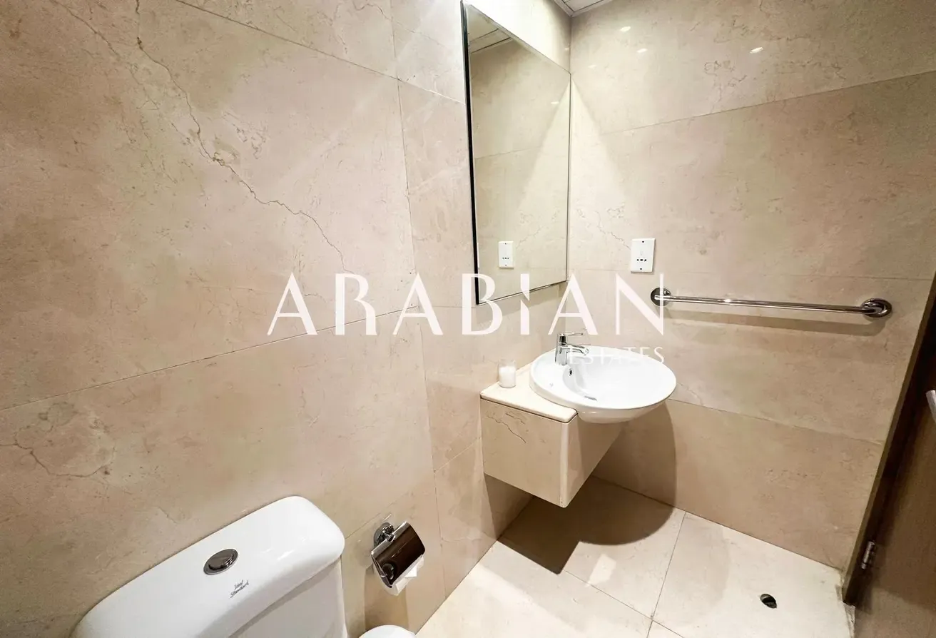 Marina View | Spacious | Vacant Soon | Unique
