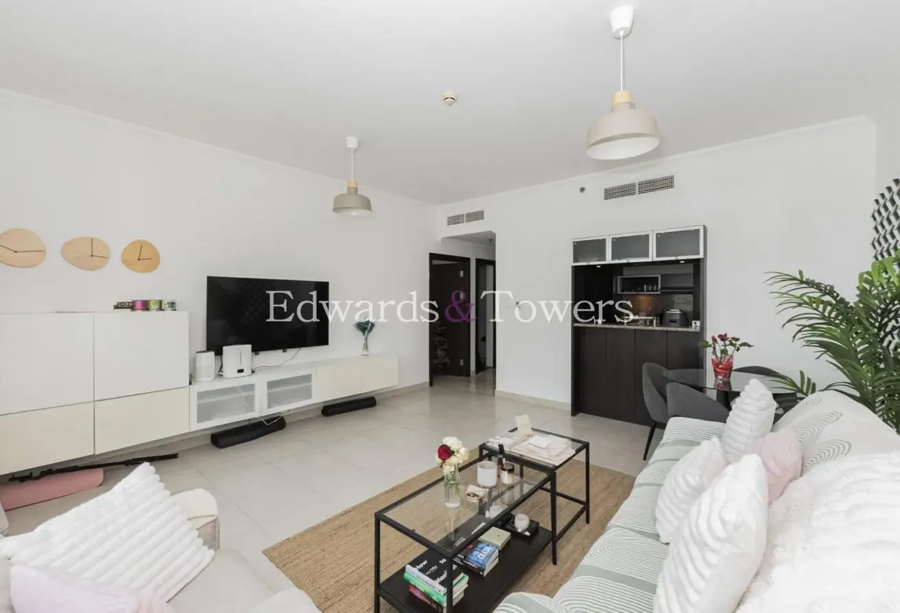 Exclusive | Upgraded | Full Marina View | Rented