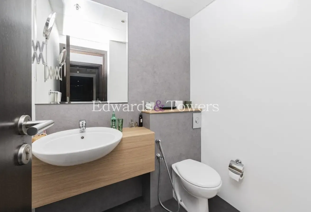 Exclusive | Upgraded | Full Marina View | Rented
