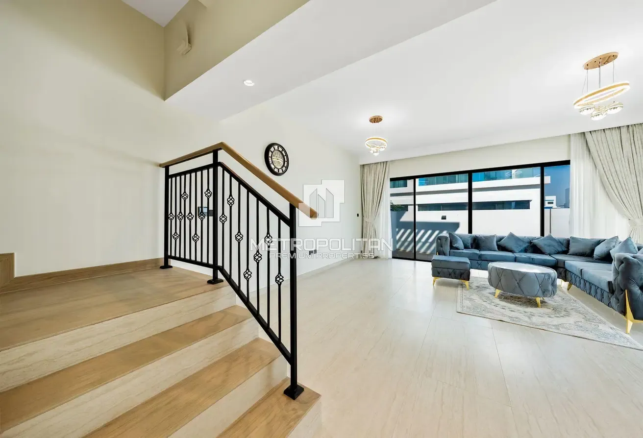 Vacant | End Corner | View Today | Plus Maids Room